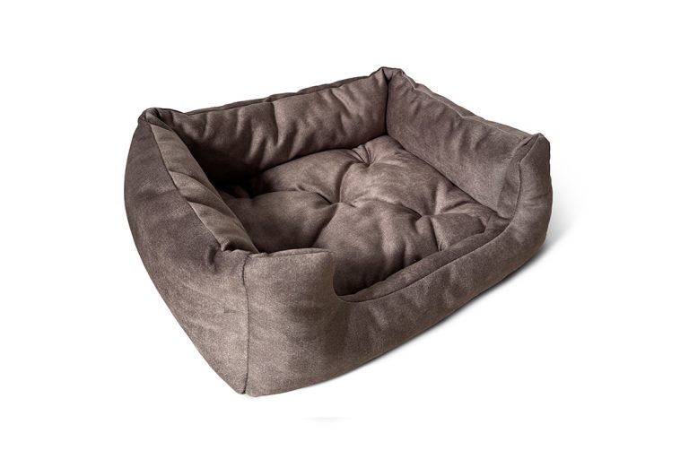 Лежак для тварин прямокутний, тканина велюр антикіготь, наповнення синтепон 50% + холофайбер 50%. Зображено варіант в коричневому кольорі