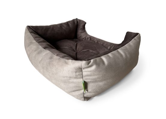 Лежак для тварин пямокутний, тканина велюр антикіготь, наповнення синтепон 50% + холофайбер 50%. Зображено варіант бежевого кольору, вид ззаду-збоку